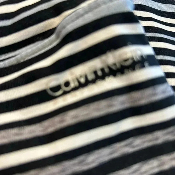 Calvin Klein large athletic leggings - Picture 2 of 5